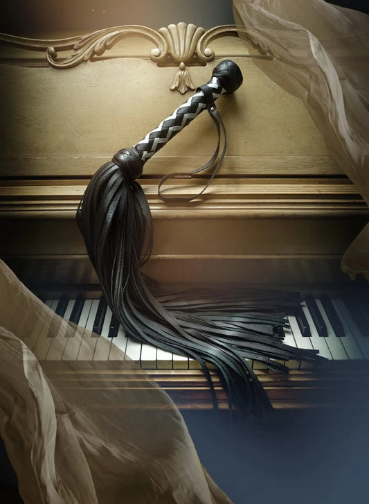 Heavy Leather Flogger