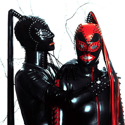 DELUXE SUPER STUDDED HOOD.