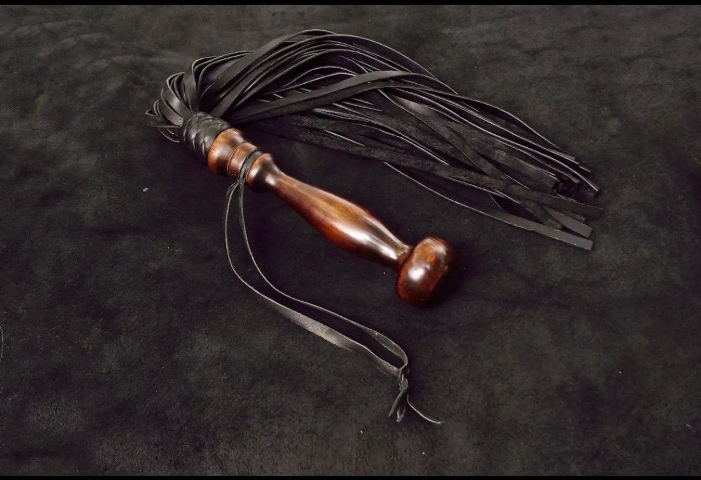 Heavy Leather Flogger