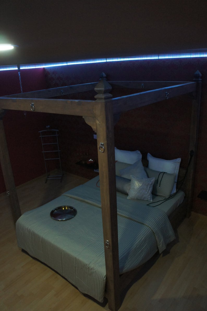 Exclusive cama bondage bdsm (Plus Dungeon Renovation)